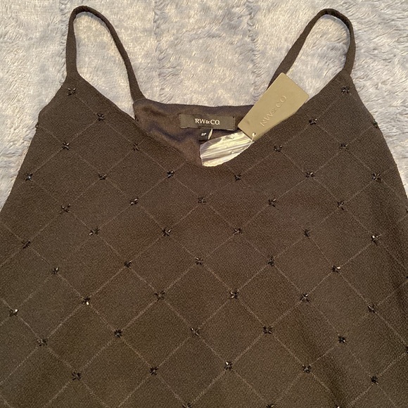 **NWT** Very pretty little black top with delicate sequins - Picture 2 of 13